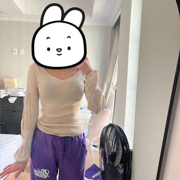 Celine v-neck top - Picture 3 of 4